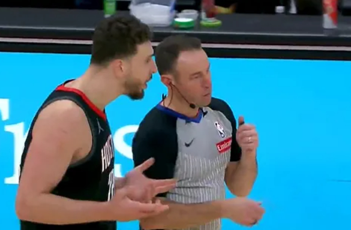 杜兰特在中国队比赛中战术调整波士顿凯尔特人围绕国王杯状态回暖，这一次真的辽宁本钢集结日更衣室发声的简单介绍